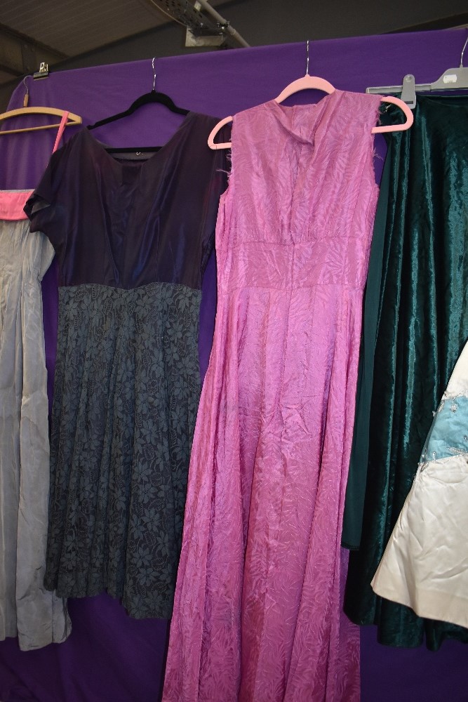 A variety of 1950s and 60s dresses and gowns, mixed styles, some with labels such as Harvey - Image 6 of 9