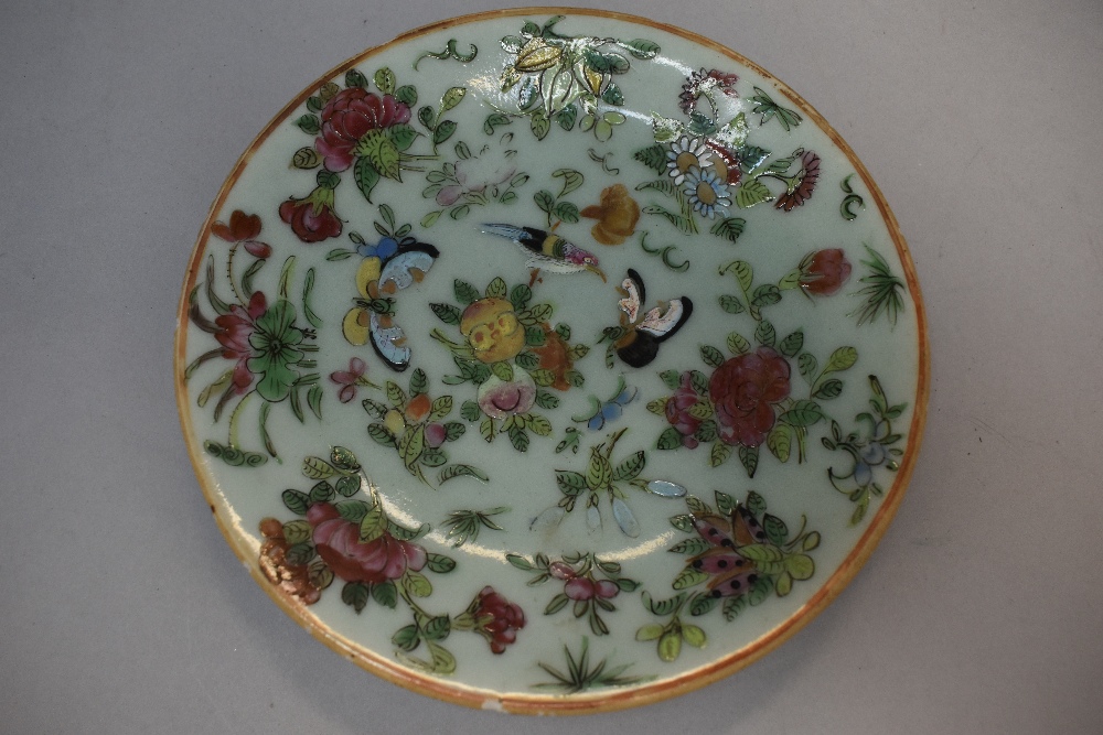 A collection of seven hard paste Chinese plates in Cantonese designs painted with butterfly bird and - Bild 9 aus 21