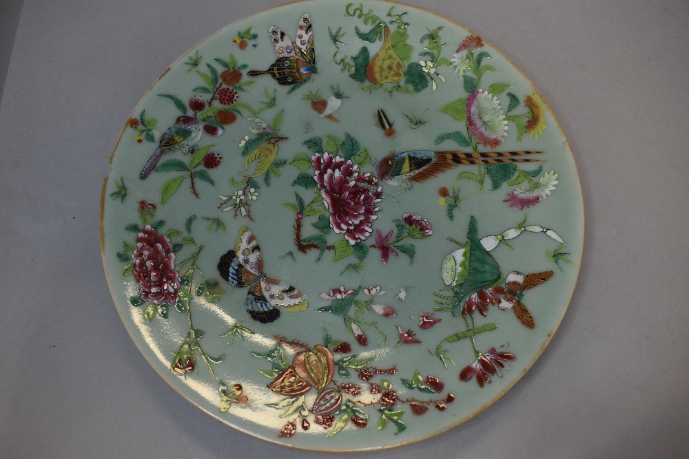 A collection of seven hard paste Chinese plates in Cantonese designs painted with butterfly bird and - Bild 13 aus 21