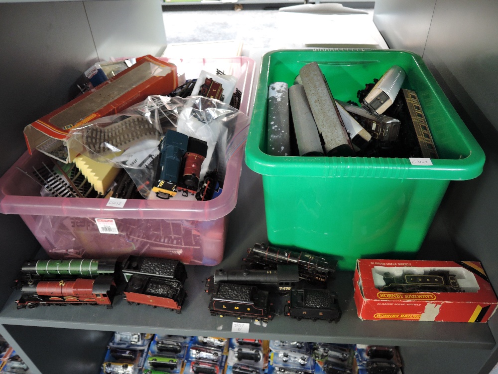 A large collection of 00 gauge including three Hornby 4-6-0 Loco & Tenders, Flying Scotsman,