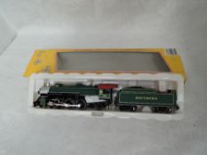 A Mehano HO scale American 4-6-2 Southern Locomotive & Tender 1402, in original box