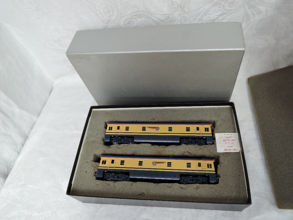 A Hallmark Models Inc American Brass HO scale Santa Fe 1A & 1B Locomotive Set, in original box