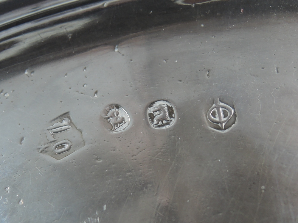 A Queen Anne Britannia silver Tazza of traditional circular form having reeded rim and engraved - Image 4 of 5