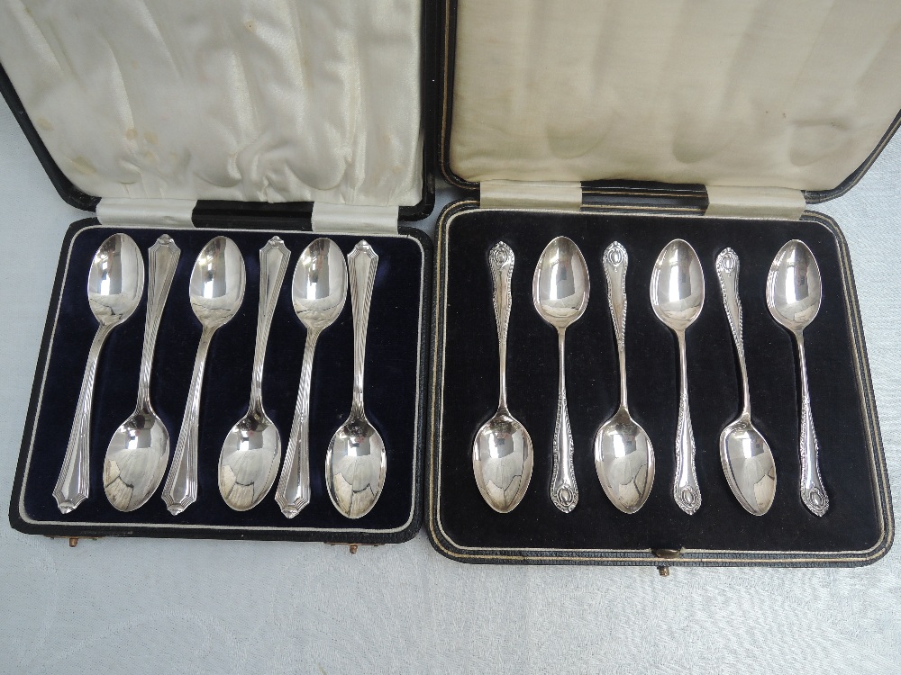 Two cased sets of 1920's HM silver teaspoons, approx 134.5g