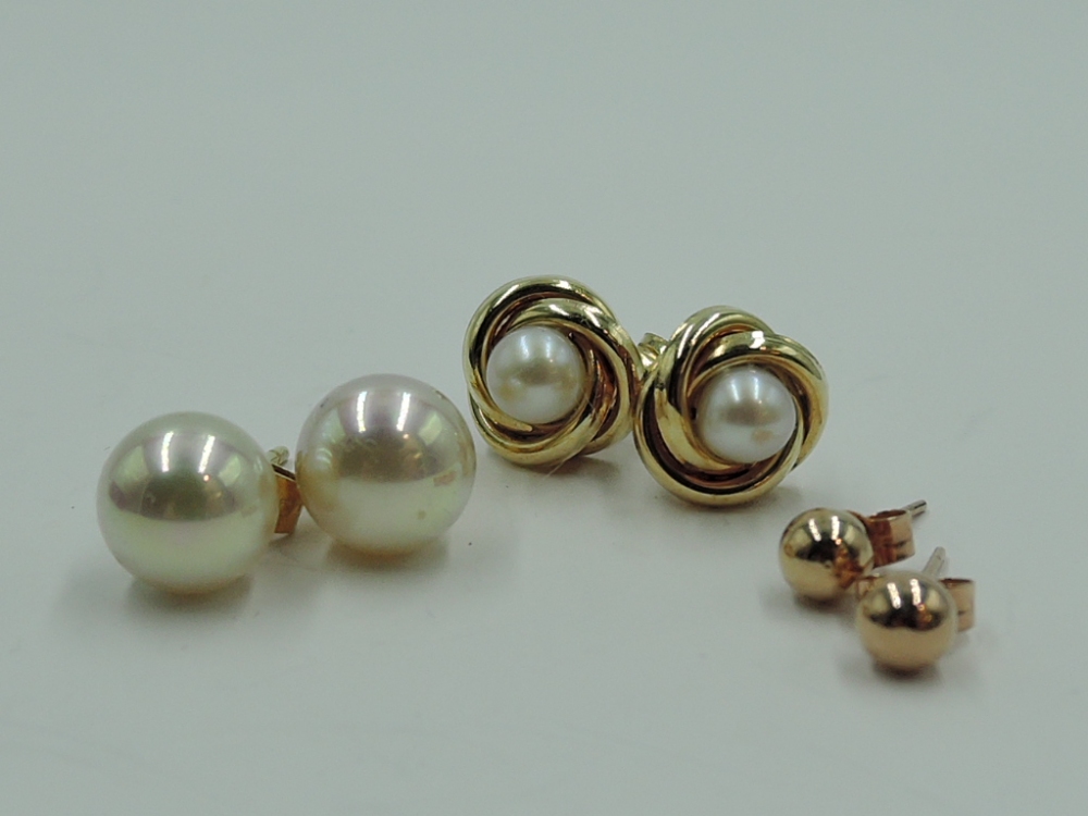 Three pairs of 9ct gold and yellow metal earrings including cultured and simulated pearl etc, approx