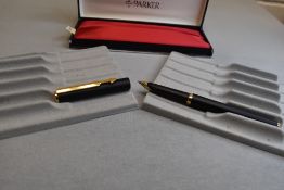 A boxed Parker 95 fountain pen in black. Approx 13.2cm
