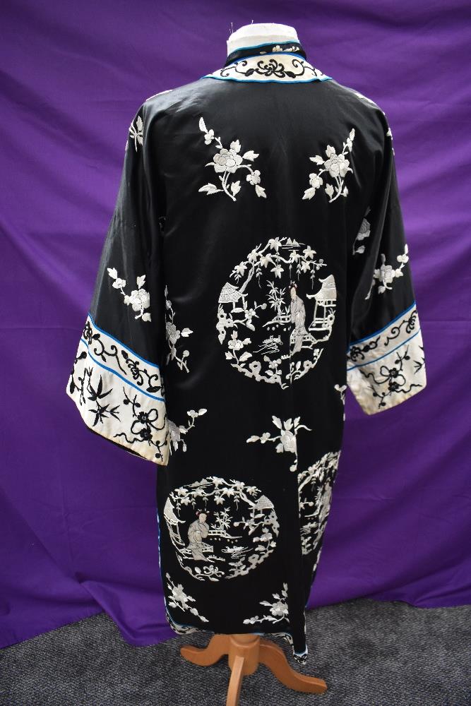 An early 1900s Silk dressing gown having extensive embroidery to front and reverse, also in silk, - Image 3 of 6