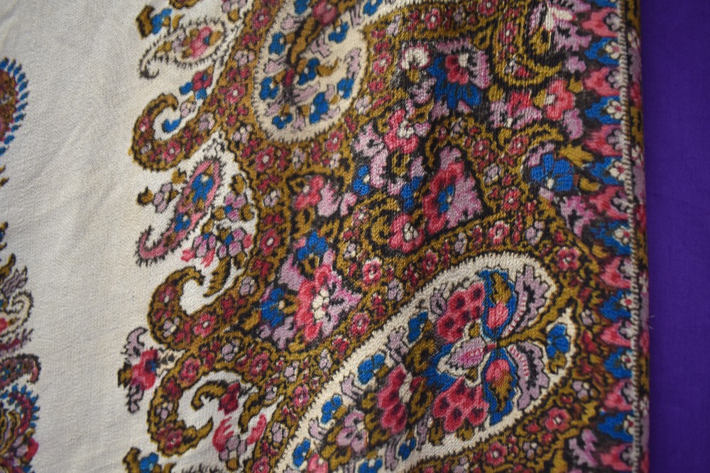 A beautifully bright late 19th/early 20th century fringed silk shawl having block printed pattern in - Image 5 of 5
