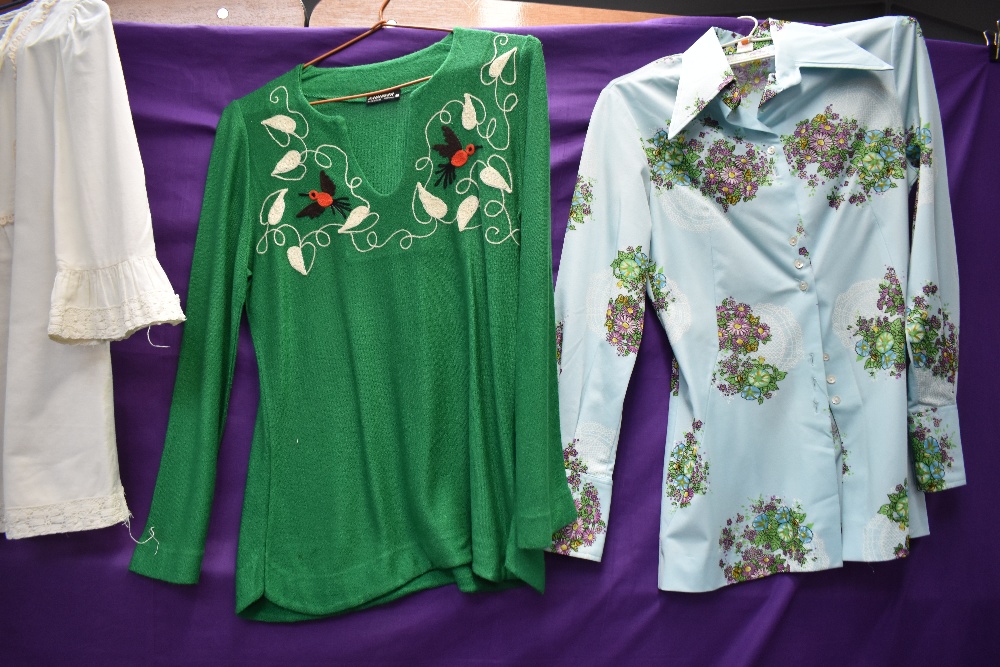 Four vintage 1960s/70s tops and blouses. - Image 2 of 3