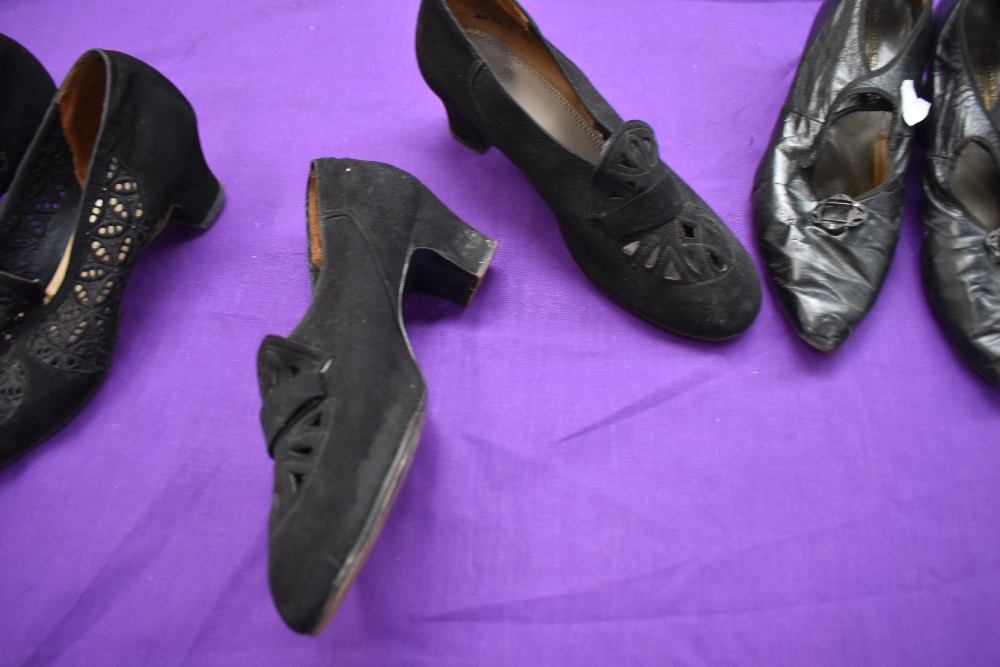Two pairs of 1940s black shoes and a pair of 1920s/30s leather shoes with buckle detailing to - Image 4 of 4