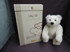 A modern Steiff limited edition Polar Ted 661747 1000/2000, with white tag and button, boxed 40cm
