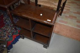 An early to mid 20th Century oak small bookshelf, width approx. 53cm