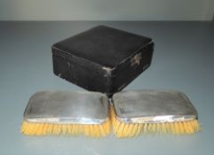 A gent's silver three piece grooming set having Art Deco engine turned decoration, Birmingham