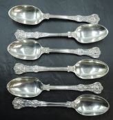 A set of six Edwardian Queens pattern table spoons, engraved with initial 'D' marks for London 1905,