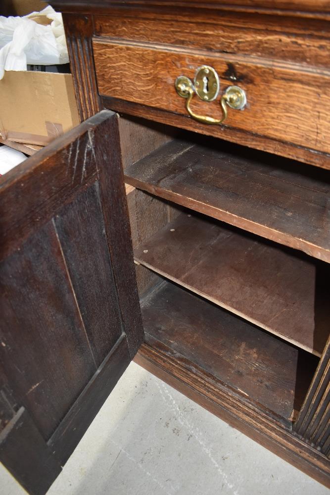 A period oak sideboard/dresser base - Image 5 of 10