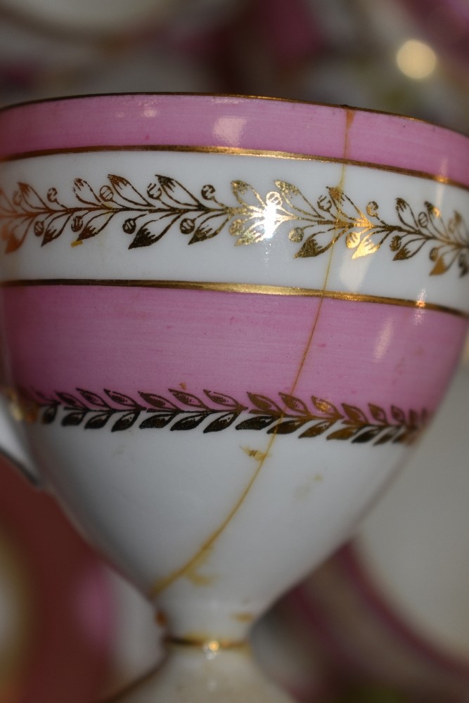 A Vienna porcelain tea service and tray set with birds of paradise design on pink ground - Bild 3 aus 3