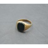 A gent's 9ct gold signet ring with bloodstone panel, size S & approx 4.5g