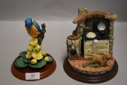 A figure base for Border Fine Arts A1889 Kingfisher and CA856 Washing Day by Country Artists