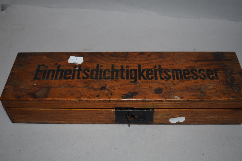 Einheitsdichtigkeitsmesser scientific hydrometer in fitted case with instruction - Image 3 of 3