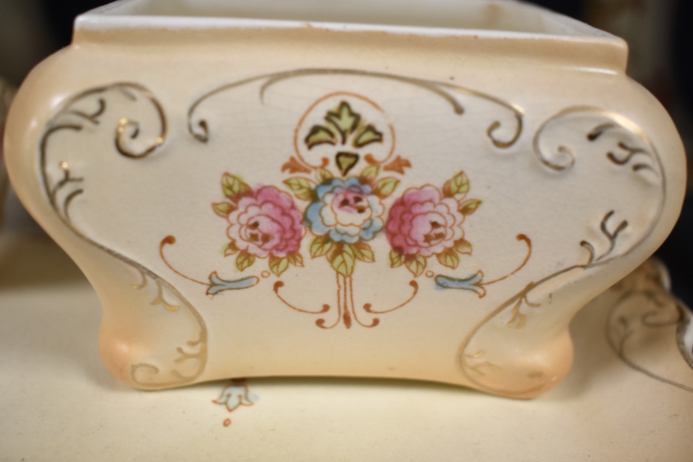 A selection of early 20th Century Crown Devon fieldings dressing table items etc - Image 3 of 5