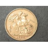 A Queen Victoria 1900 Old Head Gold Sovereign, Royal Mint