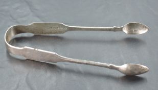 A pair of Victorian Irish silver sugar tongs of plain fiddle back form, Dublin 1854, James R