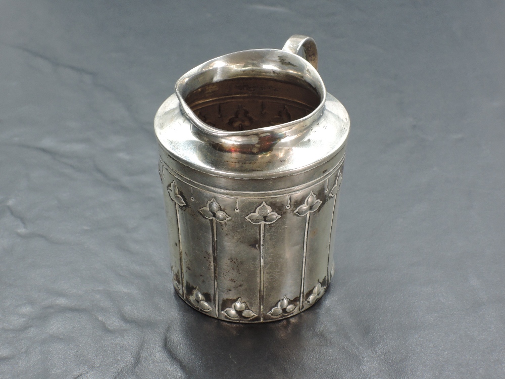 An Edwardian silver cream jug, of shouldered cylindrical form with short rim and spout, the body - Image 2 of 3