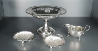 A silver plated tazza, with pierced and fluted decoration, 15cm, sold together with a pair of