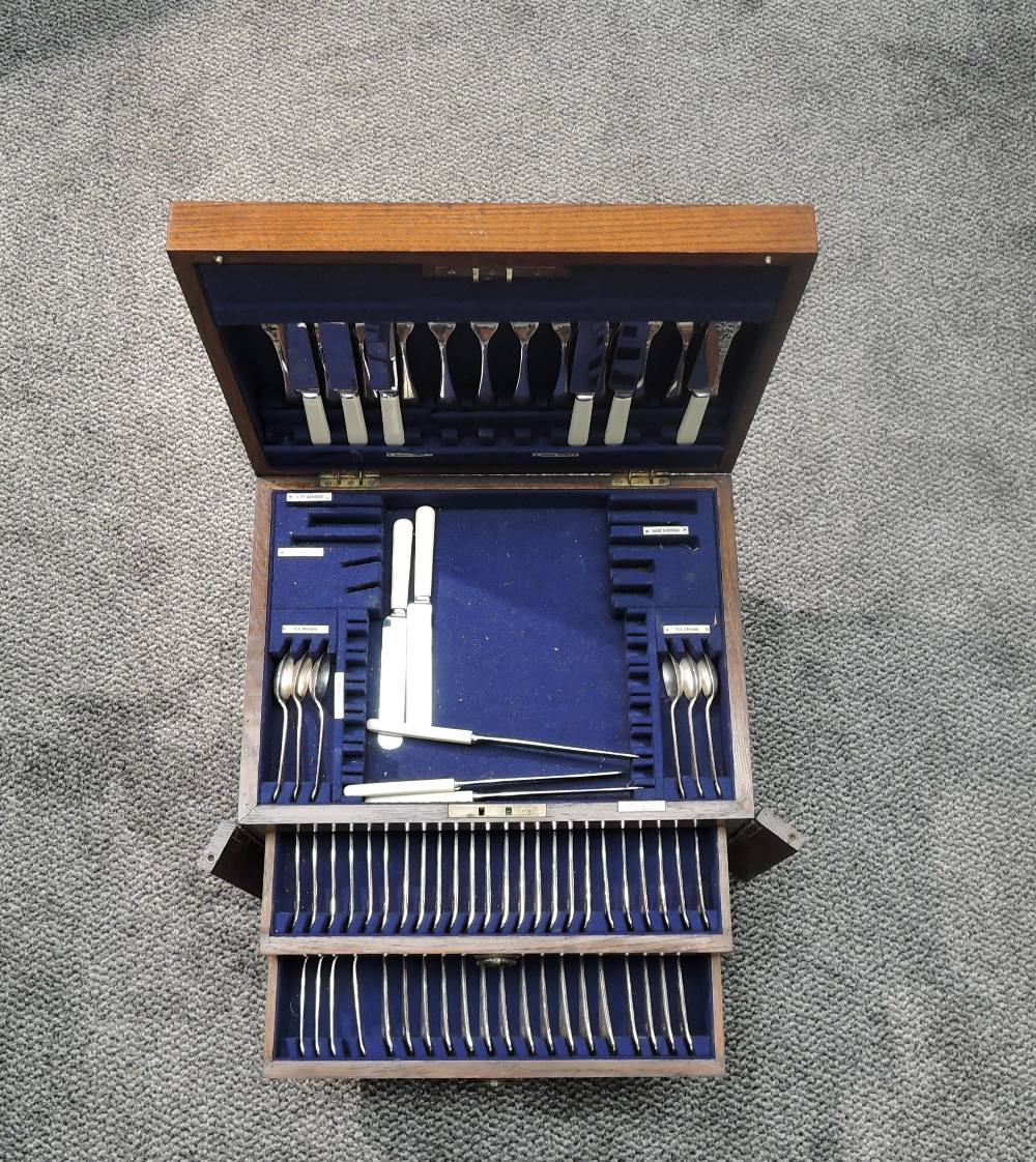 A Walker & Hall oak cased canteen of cutlery, of rectangular form, the hinged top with central - Image 2 of 13