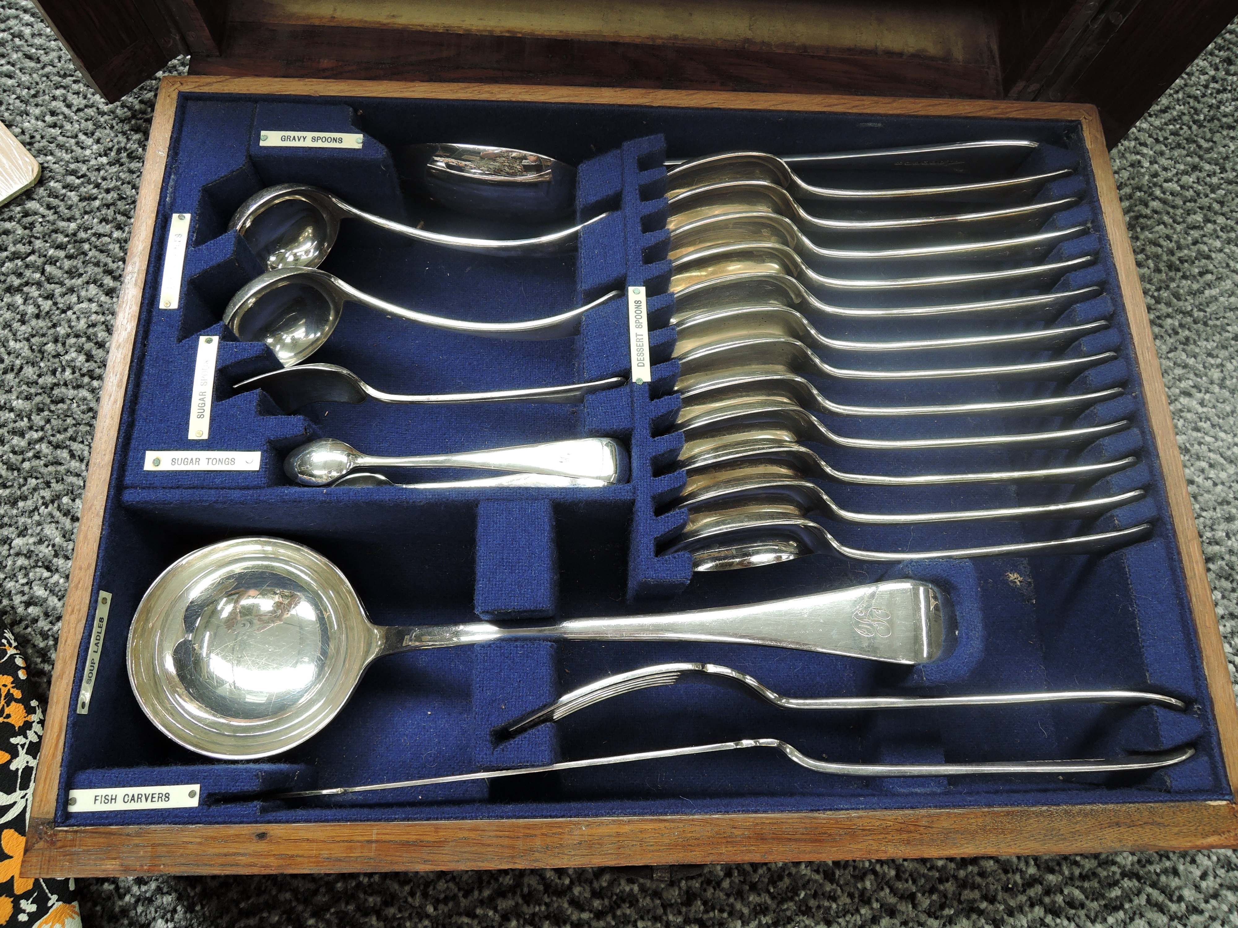A Walker & Hall oak cased canteen of cutlery, of rectangular form, the hinged top with central - Image 8 of 13
