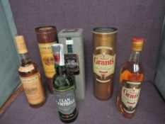 Three bottle of Scotch Whisky, Clan Campbell Blended Spanish Import 70cl, 40% vol in metal tin,