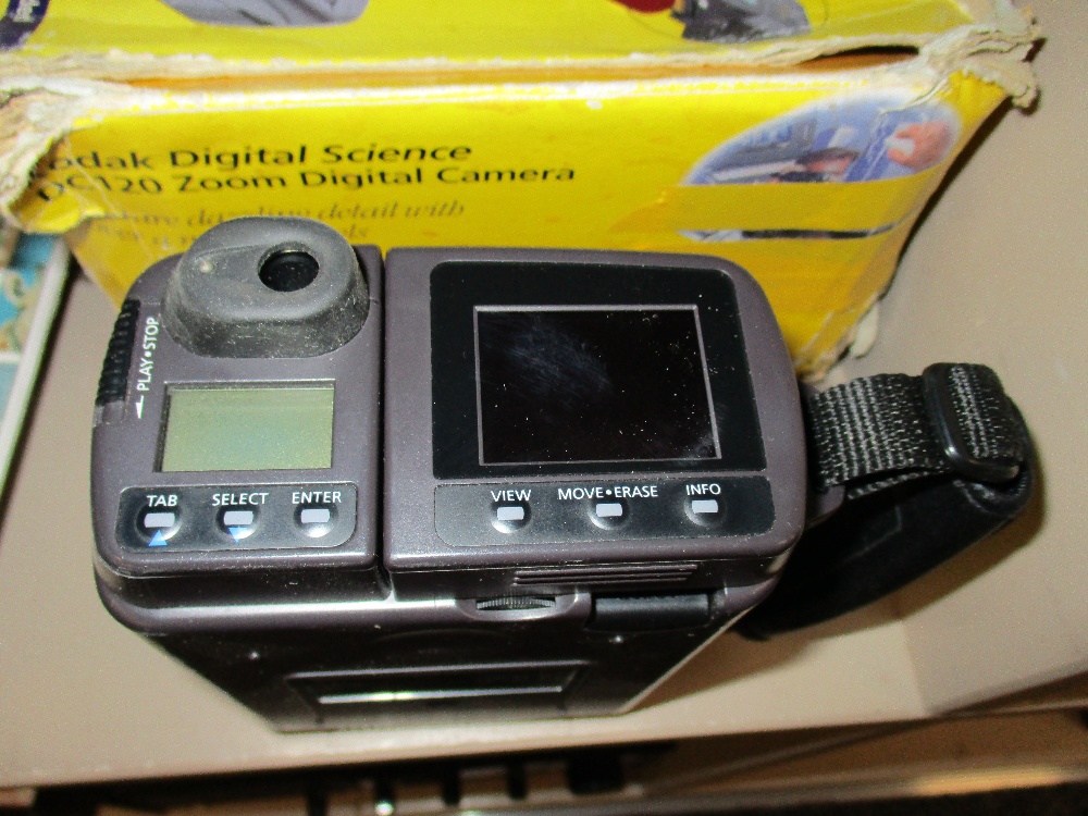 A Kodak Digital Science DC120 zoom camera in original package - Bild 2 aus 2