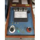 A cased Oxygen Percentage Gauge by the Lakes Instrument Co ltd, Windermere
