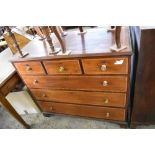 An Edwardian banded mahogany chest of 3 / 3 drawers, each drawer with brass knob handles. 97CM. X