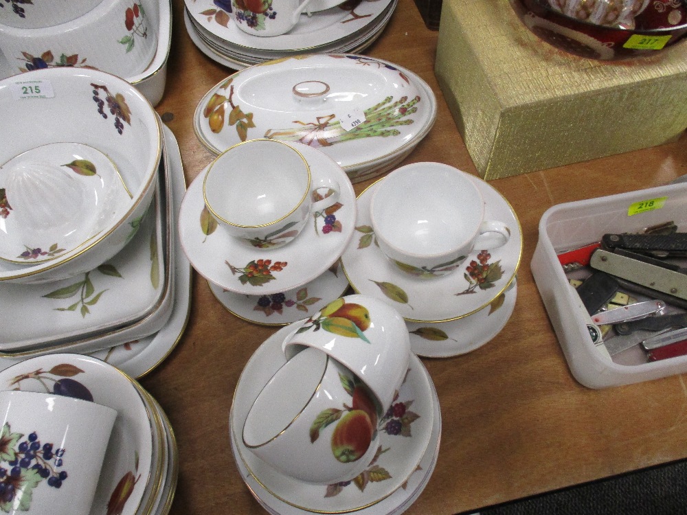 An extensive selection of Royal Worcester 'Evesham' pattern tea and dinner wares, to include cups - Image 4 of 4