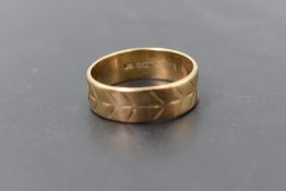 A 9ct gold wedding band, size S & approx 4.5g