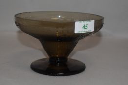An early 20th century Alaperle Rue De Bonne dish in a charcoal glass signed Schneider 9cm tall x