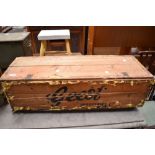 A vintage Geest crate