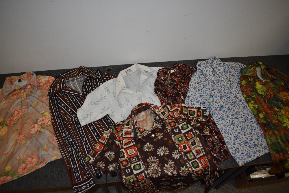 A mixed lot of ladies vintage blouses and tops, predominantly 1970s. - Image 4 of 6