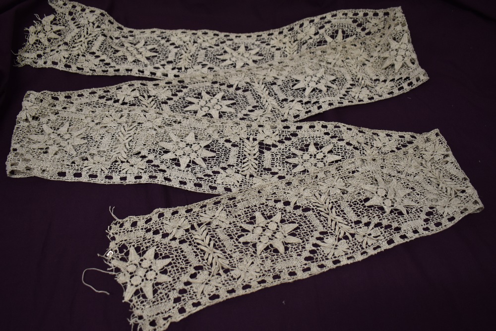 An assortment of antique lace and similar, including Victorian stoles. - Image 12 of 13