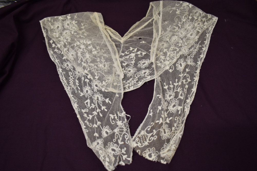 An assortment of antique lace and similar, including Victorian stoles. - Image 7 of 13