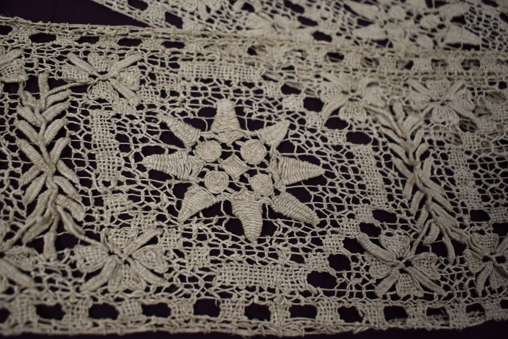An assortment of antique lace and similar, including Victorian stoles. - Image 13 of 13