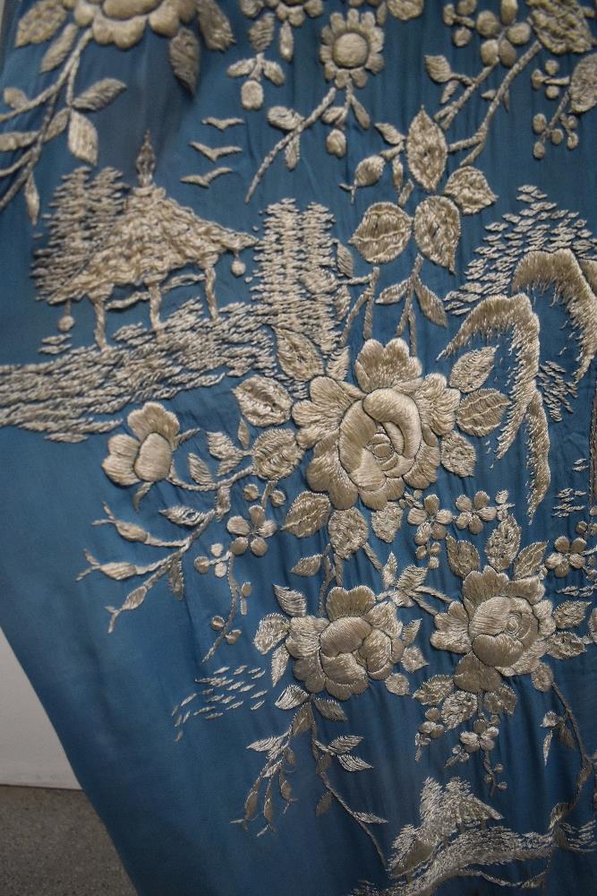 An early 20th century embroidered silk kimono dressing gown, damage to silk part of lining, - Image 5 of 12