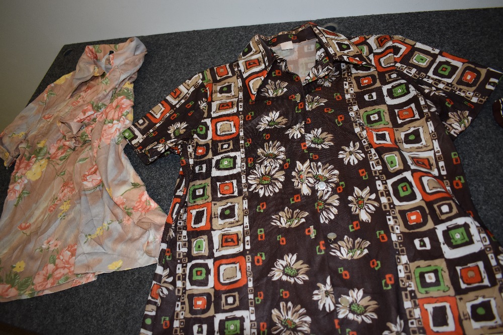 A mixed lot of ladies vintage blouses and tops, predominantly 1970s. - Image 6 of 6