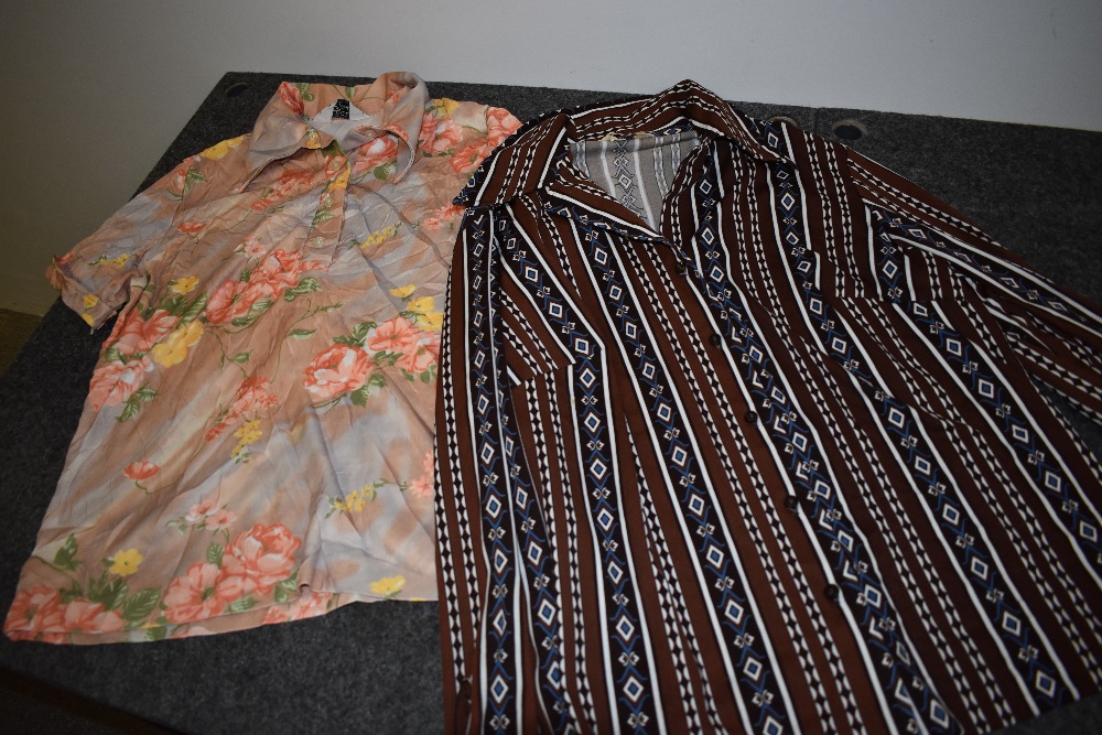 A mixed lot of ladies vintage blouses and tops, predominantly 1970s. - Image 5 of 6