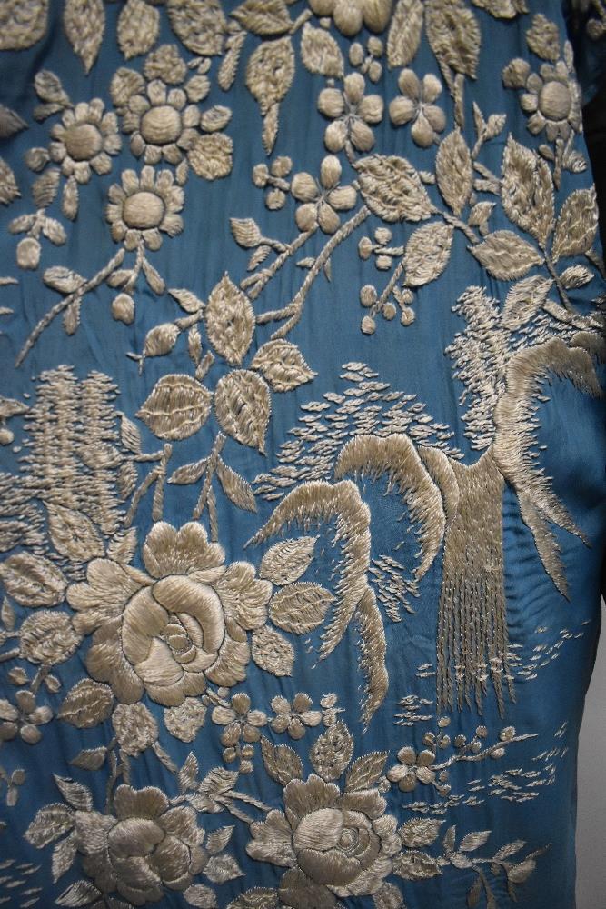 An early 20th century embroidered silk kimono dressing gown, damage to silk part of lining, - Image 6 of 12
