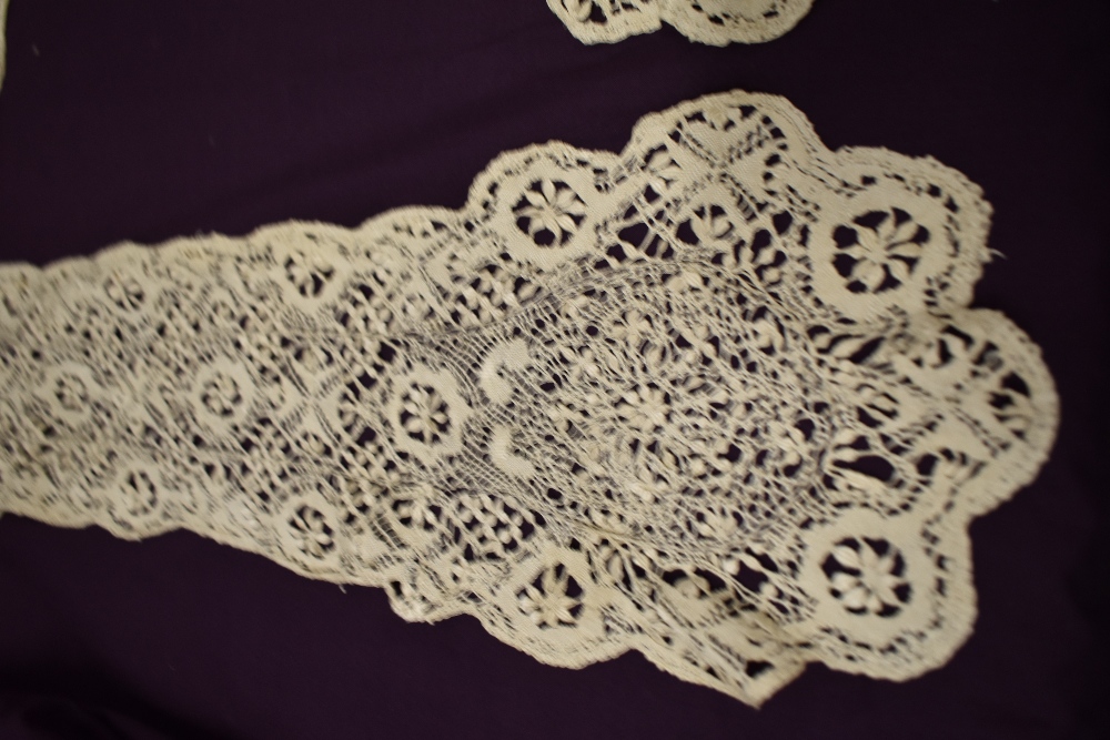 An assortment of antique lace and similar, including Victorian stoles. - Image 11 of 13