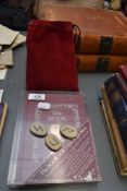 Vikings. Blum, Ralph - The Book of Runes (1986, 3rd imp.) with the 25 rune stones in pouch. (1)