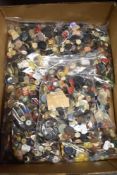 Five kilogram bags of mixed buttons, including vintage and modern