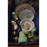 A small selection of frog themed items including Danbury Mint display plates, Wedgwood 'Oakapple